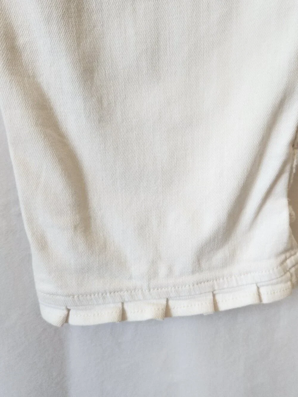 Soft Surroundings Women's Size 6 White Arabella Cropped Ruffle Hem Ankle Jeans
